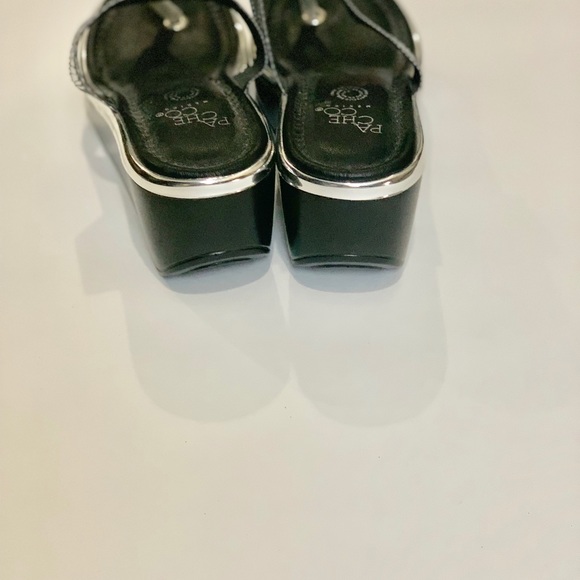 Sandals - Picture 4 of 4